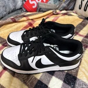 Nike panda Men's Black and White Sneakers